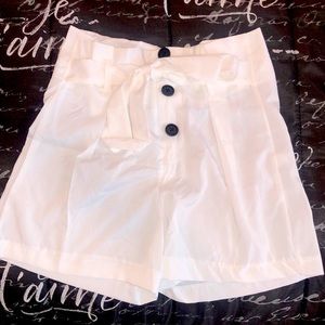 White Short ChicMe